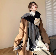 Load image into Gallery viewer, Luxury brand woman winter scarf
